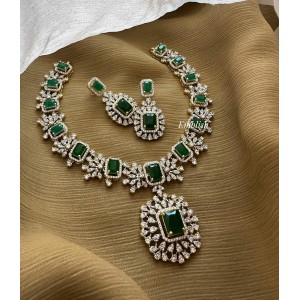 Ad Simple Chic Neckpiece - Green