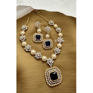 Dual Tone AD Flower Pearl Pendant Neckpiece - Blue