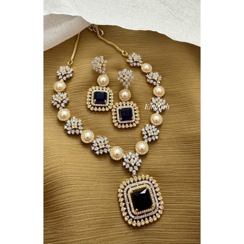 Dual Tone AD Flower Pearl Pendant Neckpiece - Blue