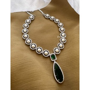 AD Pearl Tear Drop Neckpiece - Green