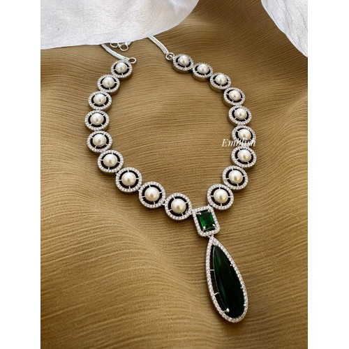 AD Pearl Tear Drop Neckpiece - Green