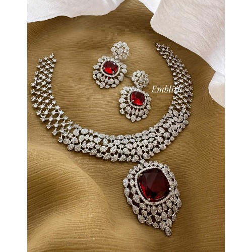 Elegant AD leaf Flower Pendant Short Neckpiece - Red