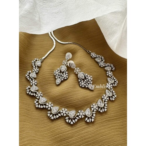 AD Silver Flower Designer Short Neckpiece