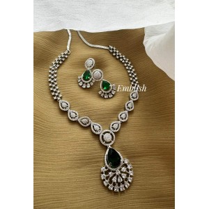 AD Filgree Tear Drop Flower Pendant Neckpiece - Green