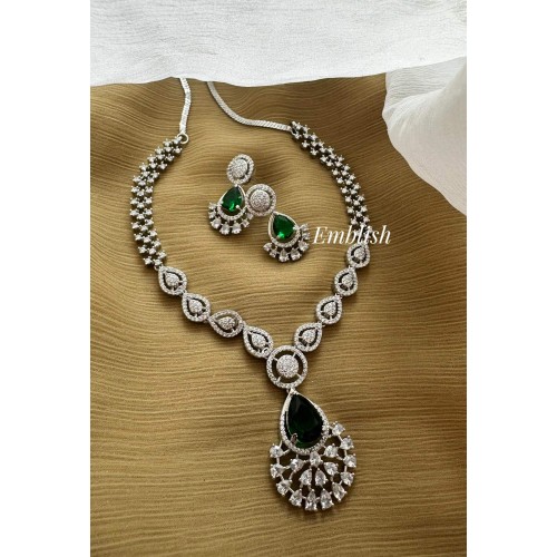 AD Filgree Tear Drop Flower Pendant Neckpiece - Green