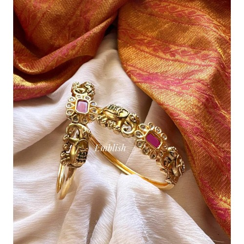 Kemp Flower with Double Haathi Bangle