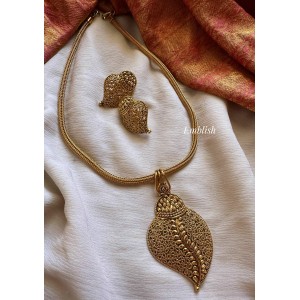 Sangu Intricate Simple Pendant Set