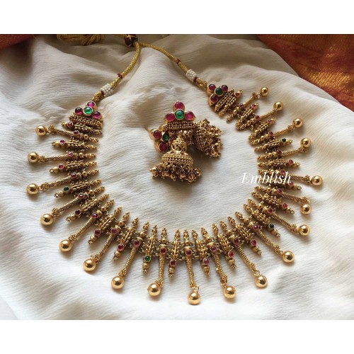 Vinatge style spike neckpiece 