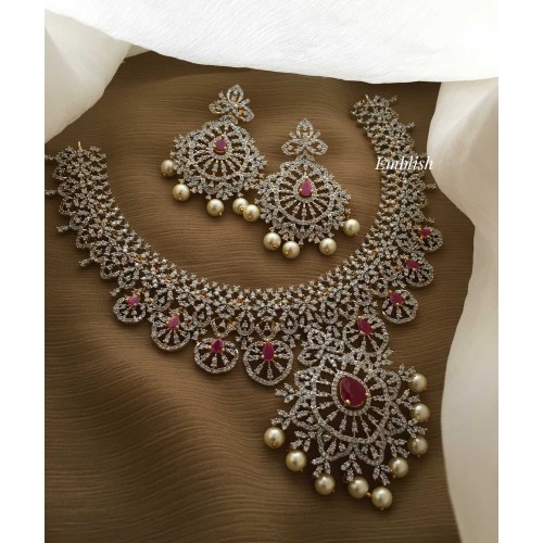 Grand Ad glam pearl drop neckpiece 