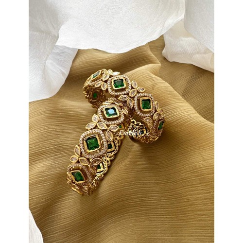 Victorian Diamond Shape Flower Bangle - Green