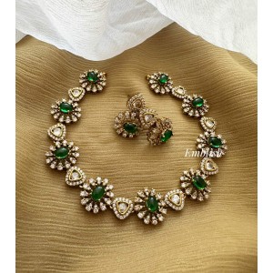 Victorian Beautiful Flower Short Neckpiece - Green