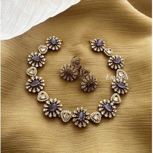 Victorian Beautiful Flower Short Neckpiece - Purple