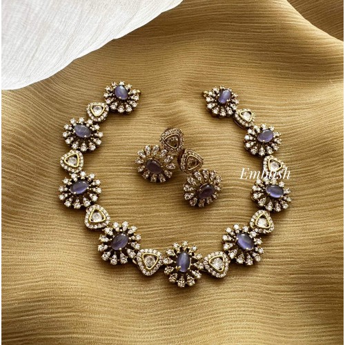 Victorian Beautiful Flower Short Neckpiece - Purple