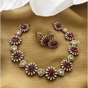 Victorian Beautiful Flower Short Neckpiece - Red