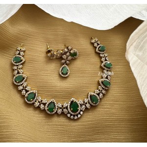 Victorian Thilak Elegant Short Neckpiece - Green