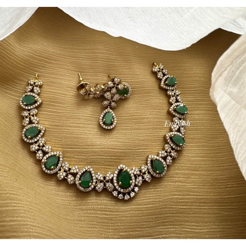 Victorian Thilak Elegant Short Neckpiece - Green