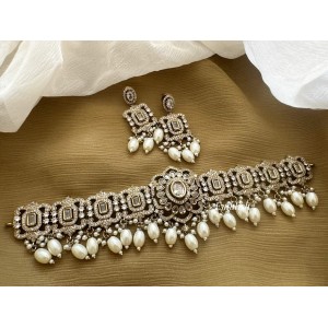 Victorian Flower Pendant High Neck Choker - White