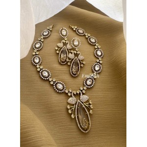 Victorian Dancing Peacock Tear Drop Short Neckpiece - White