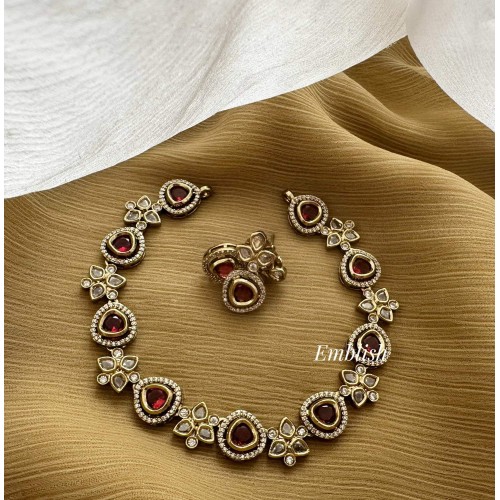 Victorian Flower Shape Short Neckpiece - Red