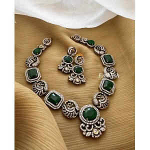 Miniature Royal Victorian Flower Peacock Neckpiece - Green