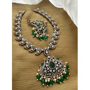 Victorian Flower with Double Peacock Mango Neckpiece - Green